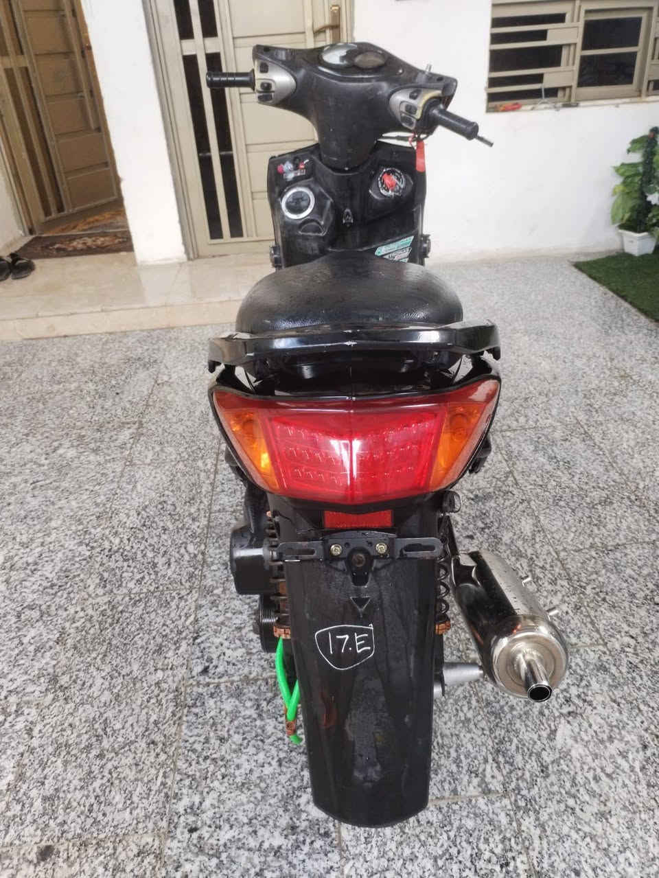 اعاده النشر بسبب الوعود الكاذبه
سلام عليكم
سكنس فحل كوري 
دراجه مكفوله كفاله عامه تزويد خارجي كلجات رياضي اصلي دبلات يدات بريك نشره عل مكينه لايت زنون اصلي  بيه نواعم بعد للبيع سعر مليون وبيه مجال بسيط  او مراوس حسب القناعه مكاني بلديات الاستفسار خاص او ***********
