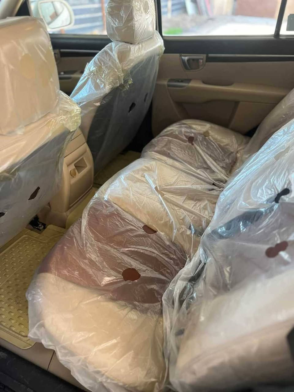 من رخصت الادمن سنتافي موديل 2012 خليجي. اربعه اسلندر. رقم بغداد ابسمي  سياره كامله وجاهزه  السعر 145 وبيه مجال قليل.    ***********
