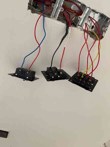 احد اعمالنا تأسيس الكهرباء بوري، + سمنز + تنصيب منظومة طاقة شمسية 
***********
