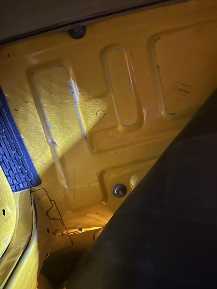 السلام عليكم تكتك 2021 مكفوله من الصبغ والضربه عده هاي جوه بكلايت كد اصبعين دوسات ما معمره بلاد رقم وسنوبه بأسمي كربلاء مشروع وطني تكتك جاهزه ربع متصرف عليهة سعر 8250وبيهة مجال للطيبين  بكان بغداد الشعب ***********
