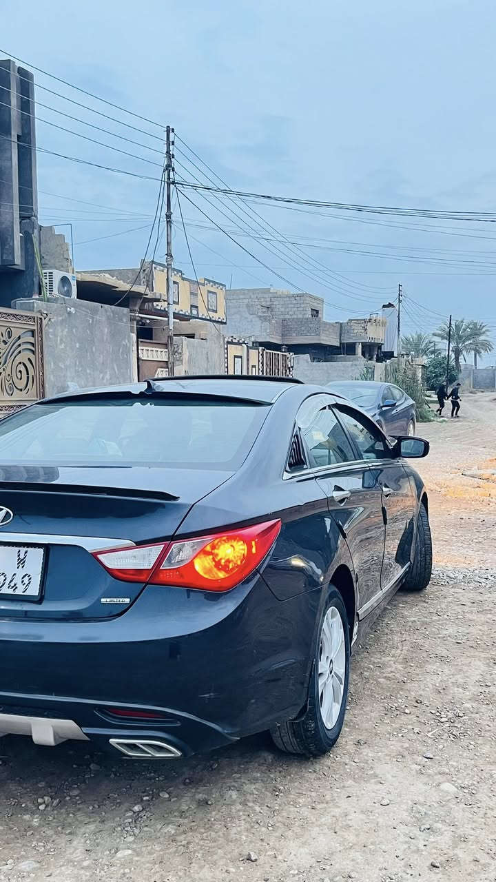 السلام عليكم سوناتا 13  كلين بدون صبغ فول مواصفات رقم بغداد بسمنا
سوناتا ٢٠١٣ مكفوله وارد امريكي بغداد دولي فول مواصفات مكينه ٢٤٠٠ صدر خير من الله تبريد ثلج ماشيه ٨٧ حقيقي    سعرها ١١٠ بيها مجال
مواصفات 
بصمه 
شاشه
كشنات جلد
فتحه
تحكم جهتين
قطعتين تبريد
كشن كهرباء 
ويل كب
مضخم صوت بلاد
يدات نيكل
تدفئه كشنات
لايت زنون 
*********** مكاني دجيل
