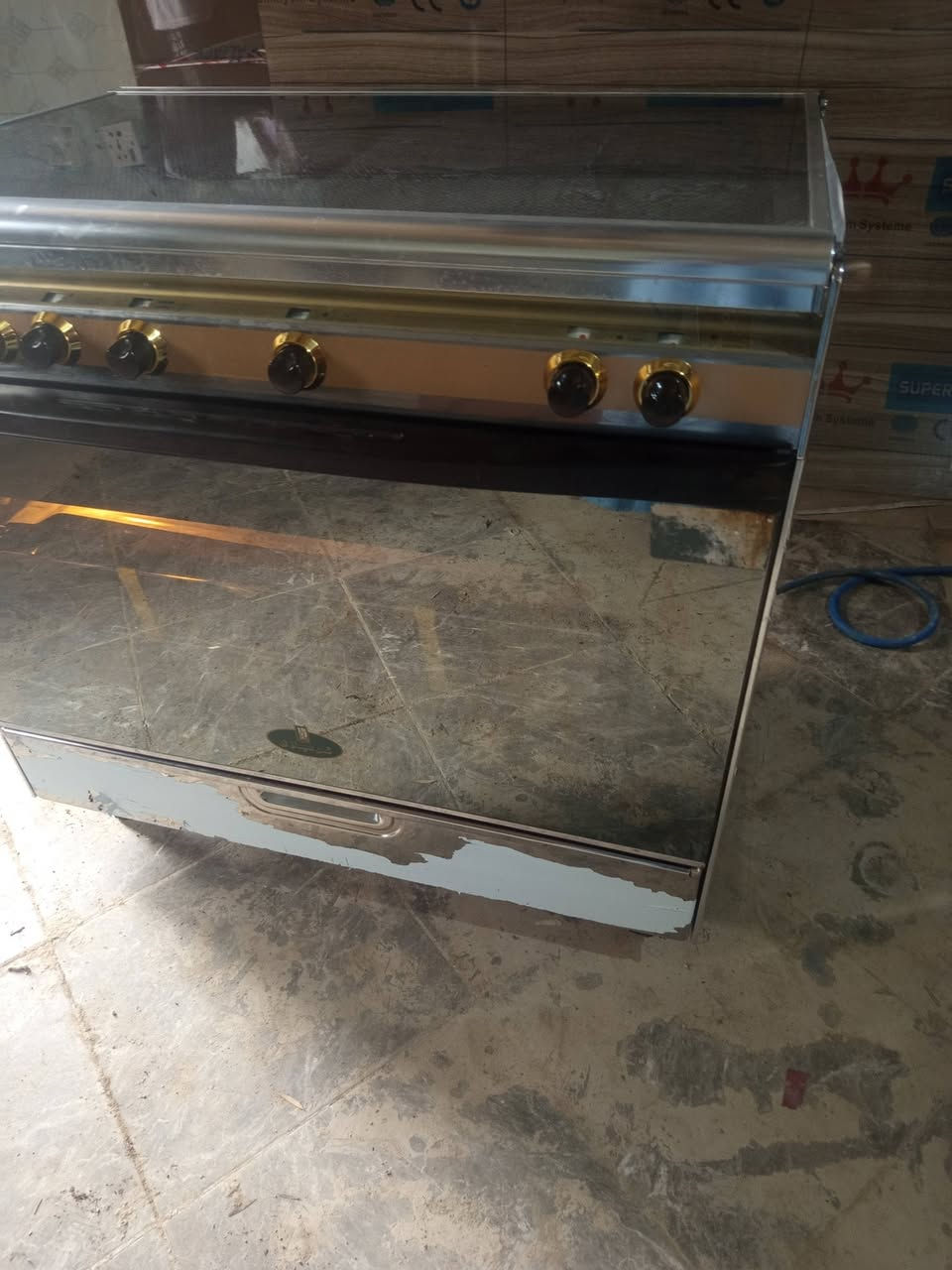 طباخ كريازي جديد مستعمل قليل 
سعر 290
توجد خدمة توصل بكرو
الشراي يراسل الصفحة أو يتصل *********** أو وتساب
