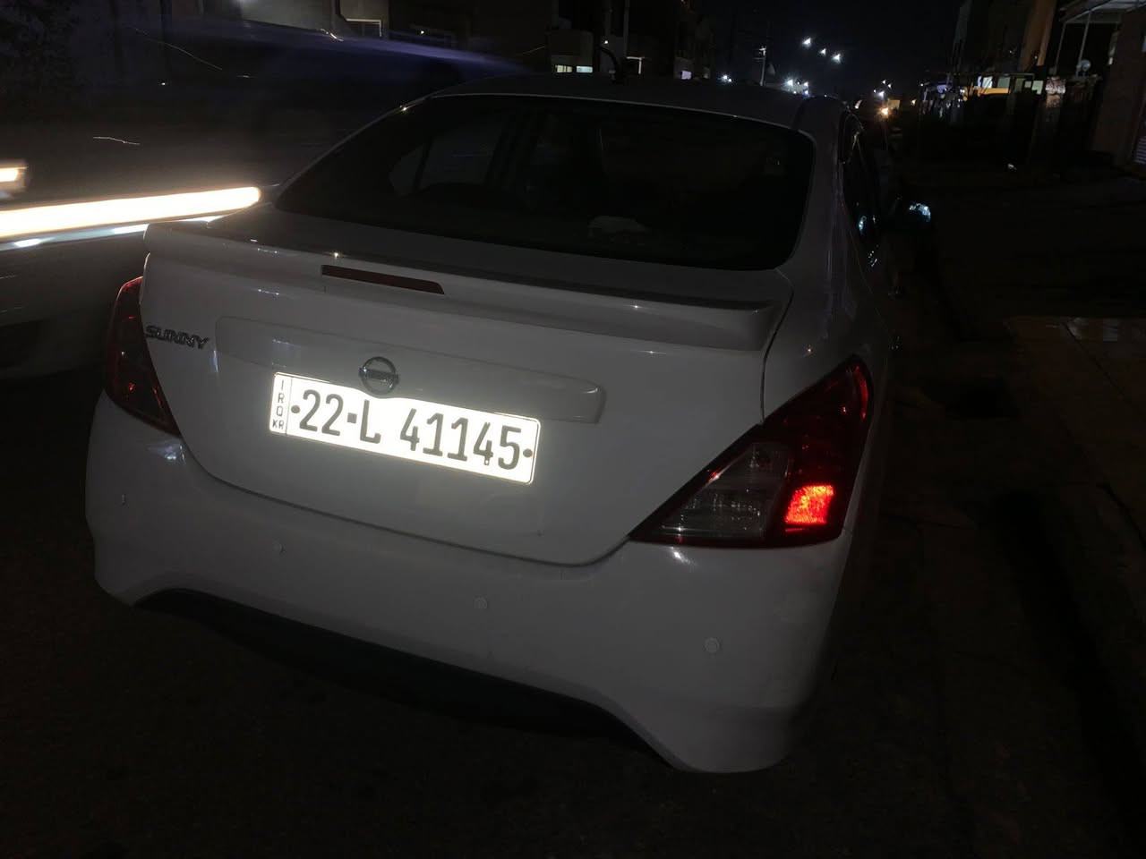 نیسان لاکشمیبای 2019
سفری هەولیرە
90هەزار کیلۆمەتر رۆیە
پشت و پیشی کەپسە
بە نزبەت سبوغ 5پارچەی گۆرایە
نیو سەقفی تەعدیلە بی سبوغ بی مەحجون
بە سبوغ عام دەفرۆشم
رەقەم و سەنەوی نویە
غرامە و بە ناو کردن بە شەرتە
سحر 86 وەرەقە و مەجالەکی برایەنە
*********** أربيل, العراق
