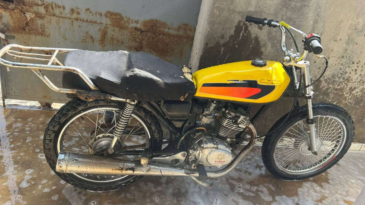 دراجه تايجر اربعه كير موديل ١٩ نواقص بسيطه بيهة ورقه وحده مال شاصي 

للتواصل ***********
