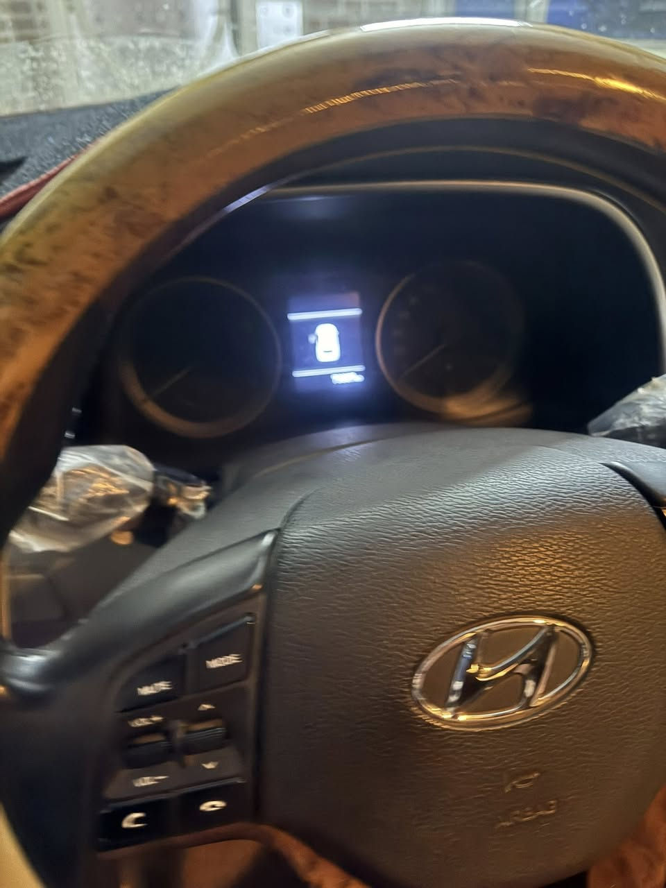 توكسان موديل 2020رقم بغداد كفاله عامه فول عدا البانوراما بصمه شاشه ايباد صاج نقطه عمياء تحكم استيرن بعداهواي مواصفات بأسمي ماشيه 72الف رقمي ***********
