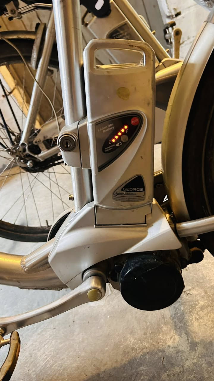 للبيع دراجتين حجم 26  السعر 600$ معه  الشحن للعراق باقي التفاصيل بل فيديو


**إذا كنت صاحب هذا الإعلان وتريد حذفه لأي سبب، رجاءا أرسل رسالة إلى الدعم الفني**