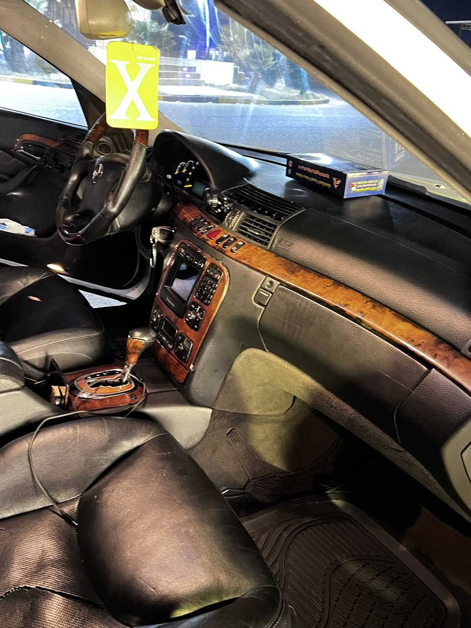 تحية طيبة 
للبيع 
مارسدس قواصه
مديل 2001 اصل 
مكينه S500
رقم بصرة انكليزي بأسمي 
السيارة فول مواصفات 
تبريد تدفئه شغالات 
لايت زنون متحرك 
مكينه وكير جدد 
جكات تصعد وتنزل 
السيارة كفاله من الحادث فقط رشات صبغ 
سيارة كلها بوضع البلاد وكلشي بيها شغال 
ومواصفات القواصه معروفه 
مكان السيارة البصرة 
سعر السيارة 115وبيها مجال 
رقم الهاتف ***********–***********
