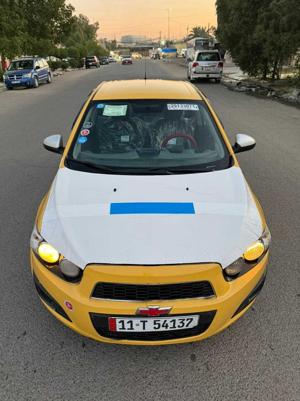 السلام عليكم أفيو سونك شوفر ليت موديل 2012 وارد خليج كير اوتماتيك محرك 1800 رقم بغداد رقم نكليزي مصفره هيه وغرامات وبحث تحول ثاني يوم السياره جاهز من كل النواحي كير محرك تبريد صدر كهربايات ماتصرف عليها كل شي لان مجهزه من كل شي السعر 64وبيها مجال بسيط التصال ***********العنوان بغداد البنوك
