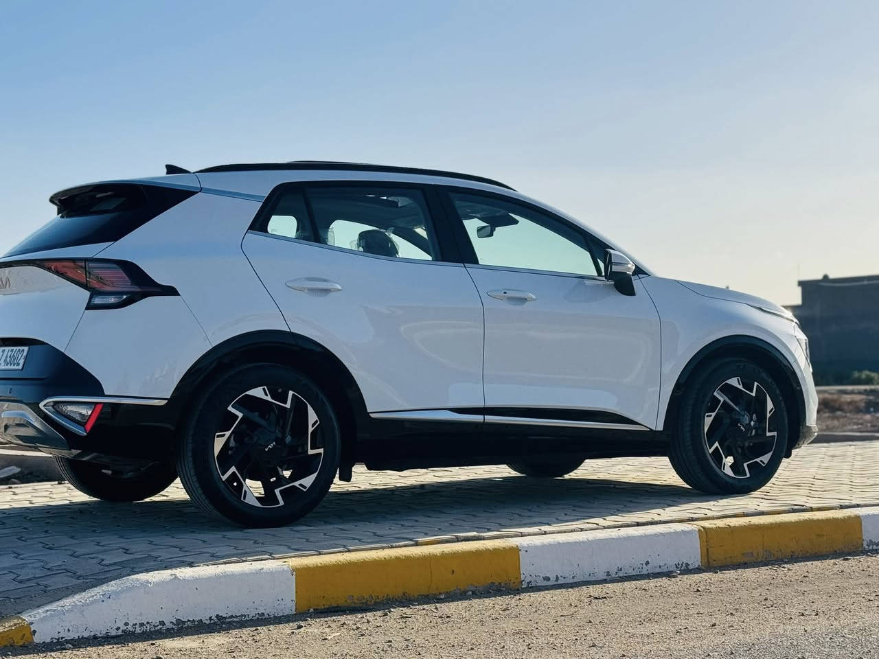 السلام عليكم للبيع كيا سبورتج رقم بغداد تحويل ثاني يوم  موديل2024 nimكفالة عامة فول مواصفات 1/1
مواصفات السيارة
فتحة 
بصمة تشغيل
بصمة بيبان
تشغيل عن بعد
حساسات امامي خلفي
رادارت
قطعتين تبريد
شفتات ستيرن 
داخل ديجتال
كراسي كهرباء
مانع انحدار
اوتو هولد
انظمة قيادة
تدفئة بالكشنات
تدفئة بالستيرن
صندوك كهرباء
هند بريك بصمة
لدات امامي خلفي
اشاير بالمري
وبعد بيه هواي ماوصفات 
مكانهه بابل للاستفسار ***********//***********
