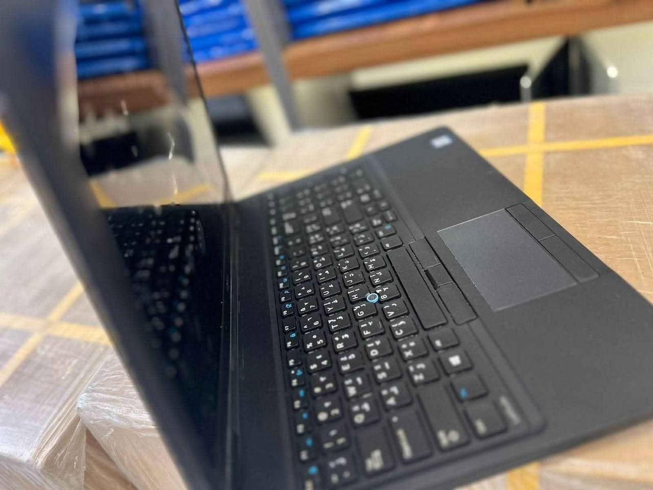 💻 Dell Latitude 5580

🔹 المعالج: Intel Core i7 الجيل السابع فئة HQ
🔹 الرام: 8GB DDR4 (قابل للتطوير)
🔹 التخزين: 256GB SSD (قابل للتطوير)
🔹 كارت الشاشة الخارجي: NVIDIA 2GB
🔹 كارت الشاشة الداخلي: Intel Integrated
🔹 الشاشة: 15.6 إنش FHD
🔹 الكيبورد: ليزري ضوئي عربي / إنكليزي
🔹 ويندوز 11 برو مفعل وجاهز
🔹 نسبة النضافة: 99٪

💻 مناسب للدراسة، الأوفيس، البرمجة، والتصميم الخفيف والمتوسط
🔥 جهاز عملي وأداءه قوي مقارنة بسعره

السعر 340 الف شامل التوصيل والملحقات(ماوس+حقيبة+الشاحن الاصلي) بغداد, العراق


**إذا كنت صاحب هذا الإعلان وتريد حذفه لأي سبب، رجاءا أرسل رسالة إلى الدعم الفني**