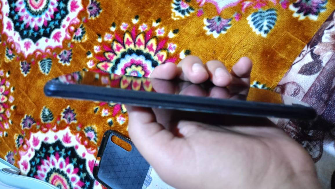 السلام عليكم 
Y9s للبيع كما موضح في الصور رام 6 مفتوح مبدل شاشة اصلية بدون ملحقات ب120 وبي مجال 
 
متواجد خاص 
رقم ***********
