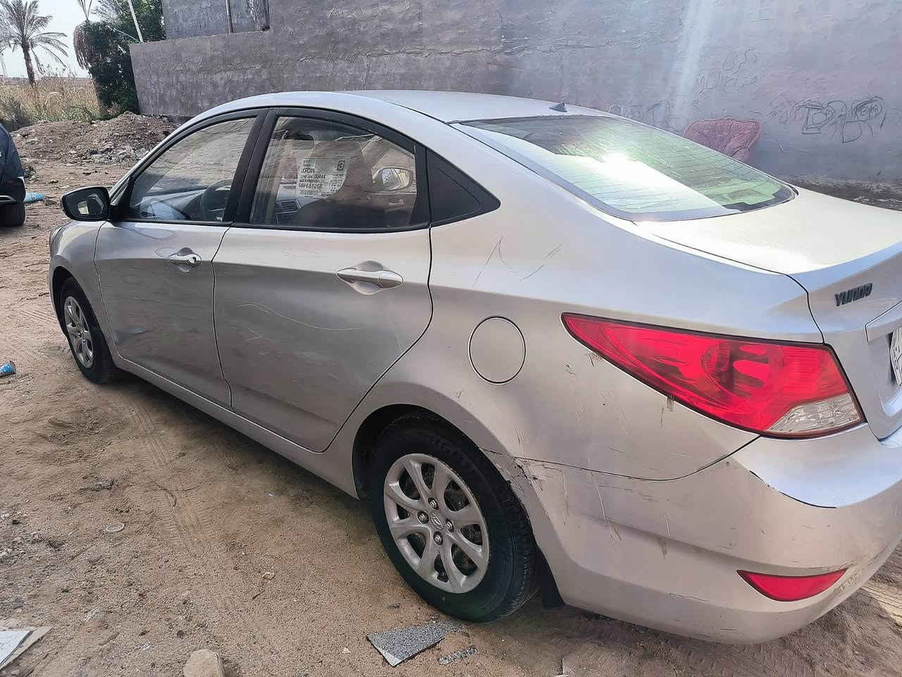 اكسنت موديل ١٣ للبيع اللون سلفري مابيها صبغ بس بيها بعض الملاحظات شخوط وبارد واكو خياسات بسيطة محرك حدادية  كفالة الكير ياخر شويه بعض الاحيان ابيع باعتبار الكير كايم للعلم صار سنة امشي علي على هاي الحالة بسمي السيارة السعر ٨٥ وبيها مجال العنوان شط العرب الجزيرة للتواصل واتساب
*********** Singapore
