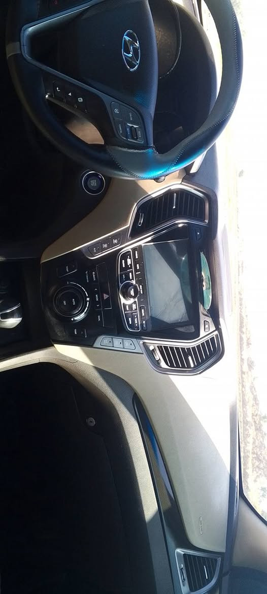 سنتافي خليجي فول مواصفات واحد علا واحد موديل 2016 محرك سته سلندر سبعه راكب بصمه بنراما كشن كهرباء كامره حساسات خلفي دفع رباعي ماشيه 113 كيلو تريد تحويل تريد وكاله بابل الحمزه الغربي خارج ***********
