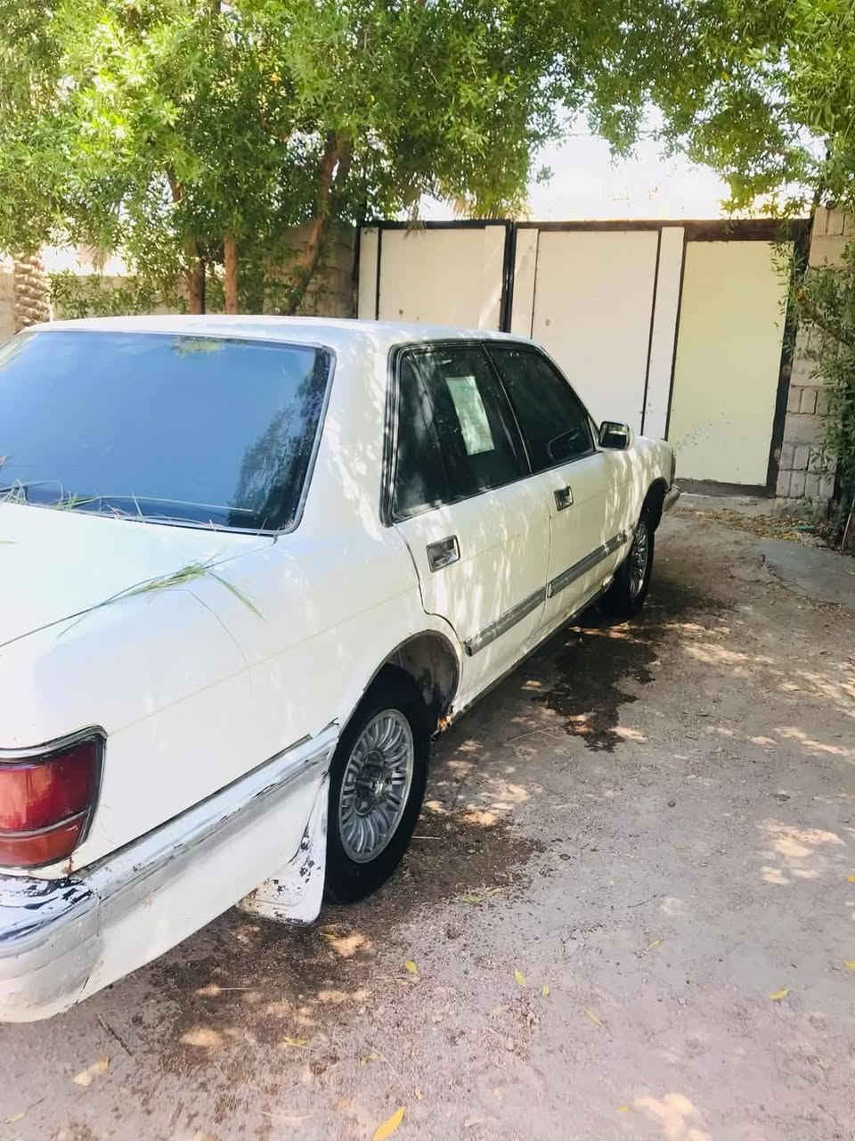سلام عليكم سيدان موديل 89سياره مكينه بطه ثنين ونص سنويه جديده 28 هاذه رقمي***********
