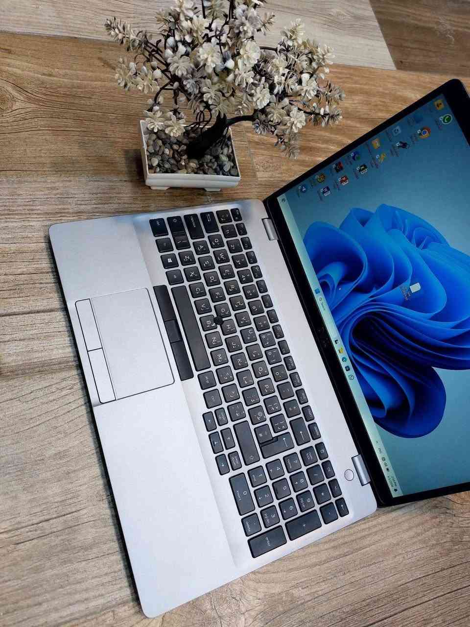 #موديل مميز جدا DELl 5510 Ci5 جيل عاشر سريع وشاشة حجم كبير 15.6 مناسب للدراسة والبرامج المكتبية والطباعة والتصفح السعر(  380 الف دينار  
……………………
✓ المعالج Core i5-10310U 
✓ ذاكرة الوصول العشوائي (الرام) 8GB 
✓ التخزين( الهارد) SSD 256GB 
✓ مقاس شاشة 15.6" انج دقة عالية 
✓ منفذ HDMI & TYPE C 
✓ كيبورد  عربي انكليزي ضوئي 
نظافة 💯 
………………


**إذا كنت صاحب هذا الإعلان وتريد حذفه لأي سبب، رجاءا أرسل رسالة إلى الدعم الفني**