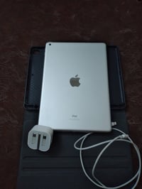 آيباد ٩ • ٦٤ • كامل ملحقات