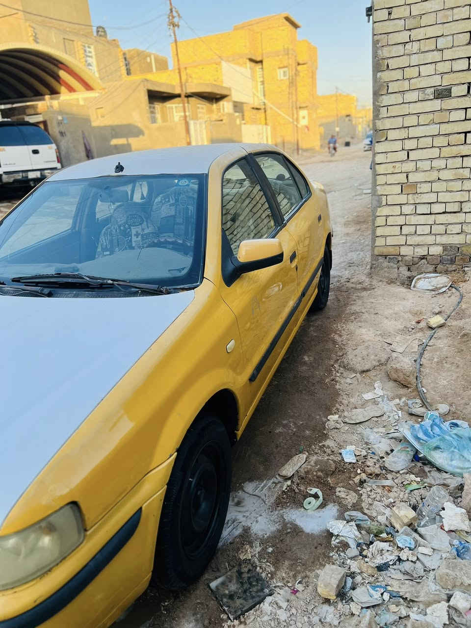 السلام عليكم 

سمنت للبيع موديل ٢٠١١ 
رقم بابل باسمي سنويه لل٢٨ 
كير ومكينه كفاله لا تنقيص ولا تبخير وكهربائيات جدد 
مكاني حله السعر ٢٨ وبيها مجال 
 ***********

