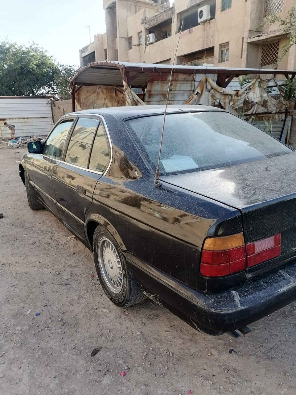 BMW   موديل ٩١
حجم ٥٢٥
محرك مسكر عدل
رقم صلاح الدين الماني
كير عادي
مكان ابو غريب 
السعر ٣٣
رقم صاحب السياره
*********** وبي واتساب
