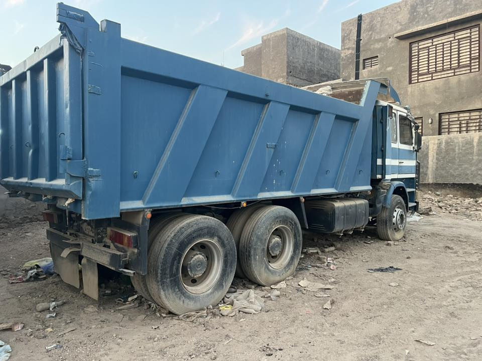 سياره متروكه للبيع  جاهزه من كلشي شغل وطلع كير مكينه شاصي قماره بدي تبريد كله شغال اتصال 

‭0777 860 2951‬
