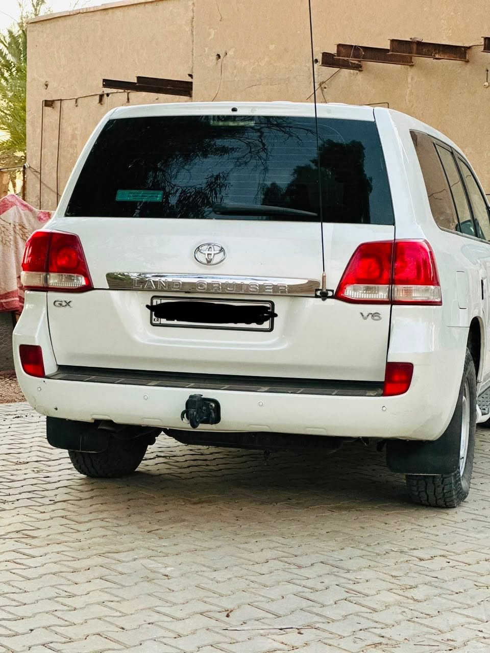 السلام عليكم اخوان لاندكروز 2009 فول مواصفات ماعدى الفتحة كير عادي  تبريد غني عن التعريف ٣ قطع مكان السيارة نجف السعر ٢٥٥ وبيها مجال للاستفسار الاتصال 
***********
