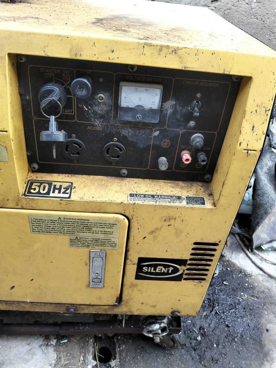 مولداد عدد2للبيع مكانهن بغداد قرب لبسمايه سعر لمولد لكاز 500ولمولد صغير 100ابيع على لفحص ***********/***********
