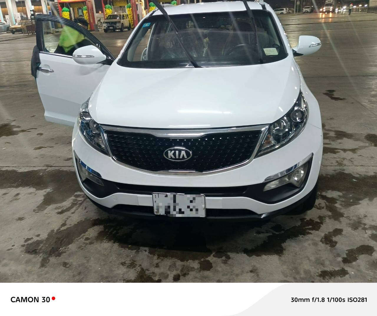 سبورتج 2015 خليجية ل
مكينة 2000

مواصفات عادية
اشاير مري 
مري شفط 
كامرا 
حساسات 
Abs 
وبقية المواصفات المعروفة 
ماشية 104 قابل للزيادة
السعر ١٥٥ وبيها مجال للشراي 
مكانها بغداد - المشتل ***********
