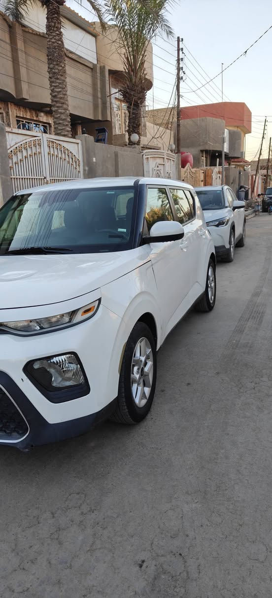Kia Soul S 2020

المحرك: 2.0 لتر 4 سلندر
القوة: 147 حصان
العزم: 179 نيوتن متر
القير: أوتوماتيك IVT
الدفع: أمامي FWD
استهلاك الوقود: تقريباً 14–16 كم/لتر
عدد المقاعد: 5
سعة خزان الوقود: 54 لتر
الشاشة: 7 إنج
Apple CarPlay
Android Auto
كاميرا خلفية
مانع انغلاق ABS
نظام الثبات ESC
تحذير الاصطدام الأمامي
مساعد البقاء بالمسار
مراقبة انتباه السائق
جنوط ألمنيوم: 16 إنج

امريكي بدون ايرباك
المشي 46.523 ميل
للتواصل : ***********
