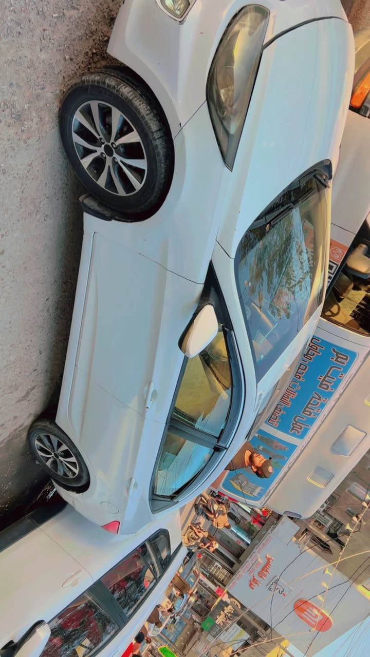 السلام عليكم عندي اكسنت البيع خليجي فول مواصفات موديل ٢٠١٥ بيه حزام فقط جماليه. مكفوله من كص وشواصي ولغود. 
فقط بيه بصبغ حزام . سعر مطلوب ٧٩ ورقه  سياره مابيه اي نقص. موجوده سياره بغداد الحريه *********** بغداد, العراق
