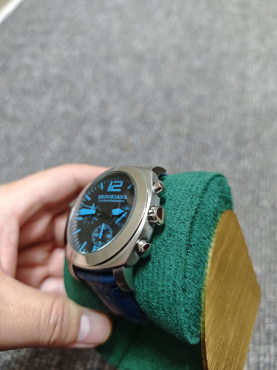 سلام علیکم. 
ساعە من مارکة بروكینا للبیع. یابانی. باتری. كرونوكراف. ستنلس ستیل. قطر 43 بدون زمبلک. نضیف جدا و شغال مضبوط. سعر 45 الف.


**إذا كنت صاحب هذا الإعلان وتريد حذفه لأي سبب، رجاءا أرسل رسالة إلى الدعم الفني**