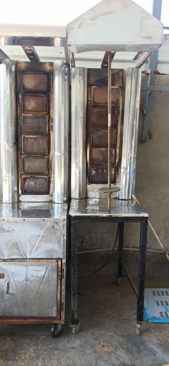 السلام عليكم
أغراض مطعم للبيع  مكانهم بالحله 
 أسعار مناسبه ان شاء الله ***********
