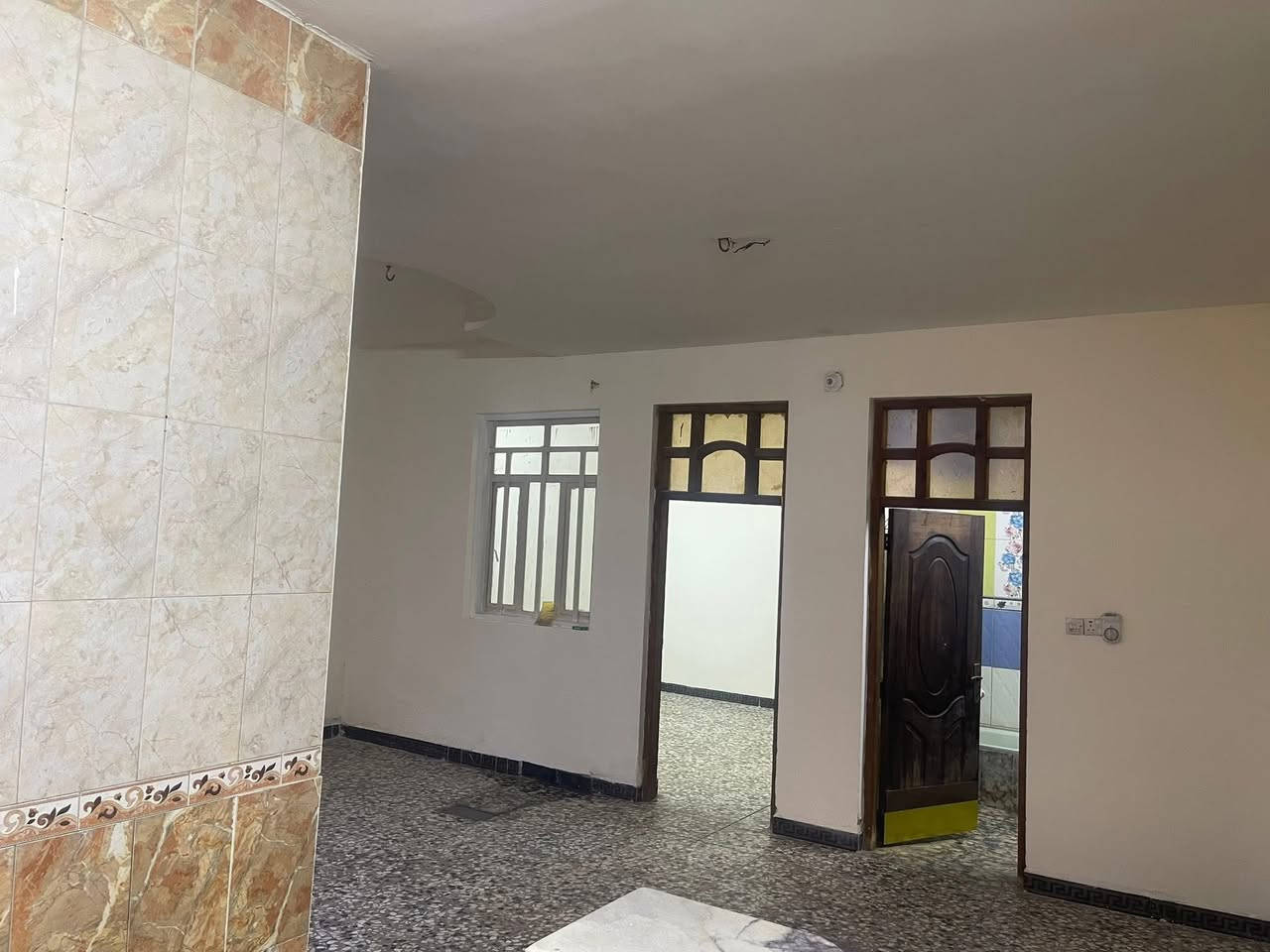 من رخصة الادمن

بيت للإيجار مساحة 175 م  

العنوان_ جسر ديالى الساهرون قرب المدرسه 

استقبال مطبخ صالة كبيرة غرفة نوم عدد 2حمام للاستفسار الاتصال أو واتساب ***********
