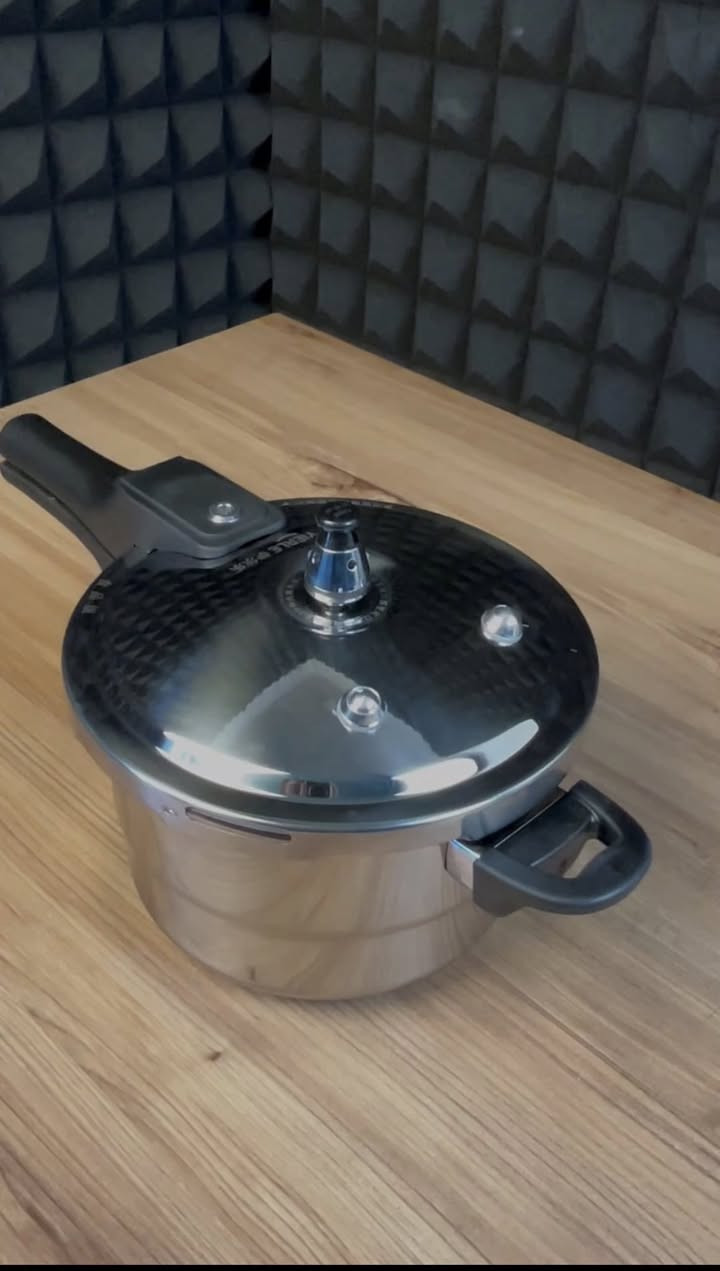 جدر ضغط ستانلس ستيل #اصلي 4لتر  جديد لوك ويا سيبايه  مال مندي الي مهتم يتمم 30 وبل عافيه  يوجد توصيل لجميع المحافظات للاستفسار ولحجز خاص او على واتس ***********
