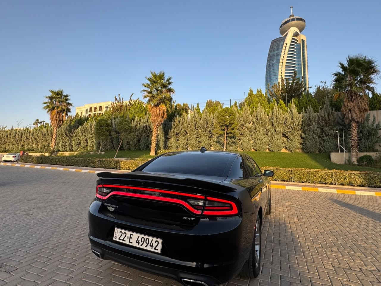 السلام عليكم 
جارجر ١٦ sxt
كلين 
تحكم ستيرن 
شاشة كبيرة 
كامرة 
تبريد قطعتين 
كشنات مخمل 
كشنات هيتر 
كشن كهرباء 
بصمة 
دخول ذكي 
تشغيل عن بعد 
السيارة عليها ادامة كاملة 
رقم اربيل 
شرط التحويل 
نظافة  100./. 
بيها شبر صبغ فقط 
والباقي كفالة
مكان السيارة السليمانية
السعر ١٩٧ بيها مجال بسيط 
***********
