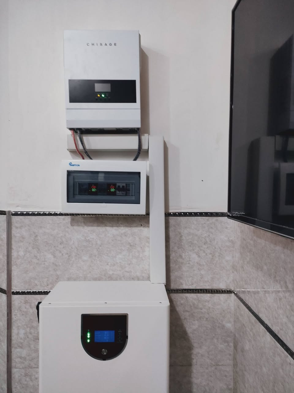 📍جلولاء_حي العروبة
تم تنصيب منظومة طاقة شمسية (شركة شيساج)
بقدرة 10امبير نهاري☀️ 8امبير ليلي🌖

تتكون المنظومة من انفيرتر بقدرة3.5 kw✅
وبطارية بقدرة 8 kw✅+بورد سيطرة متكامل✅
مع هيكل حديد مغلون لالواح شركة لونجي عدد 5✅

ضمان البطارية 5سنوات حقيقية✅✅
ضمان الانفيرتر 2سنوات حقيقية ✅✅

للتواصل :
*********** المهندس صالح الحربي
*********** محمد صالح الحربي
