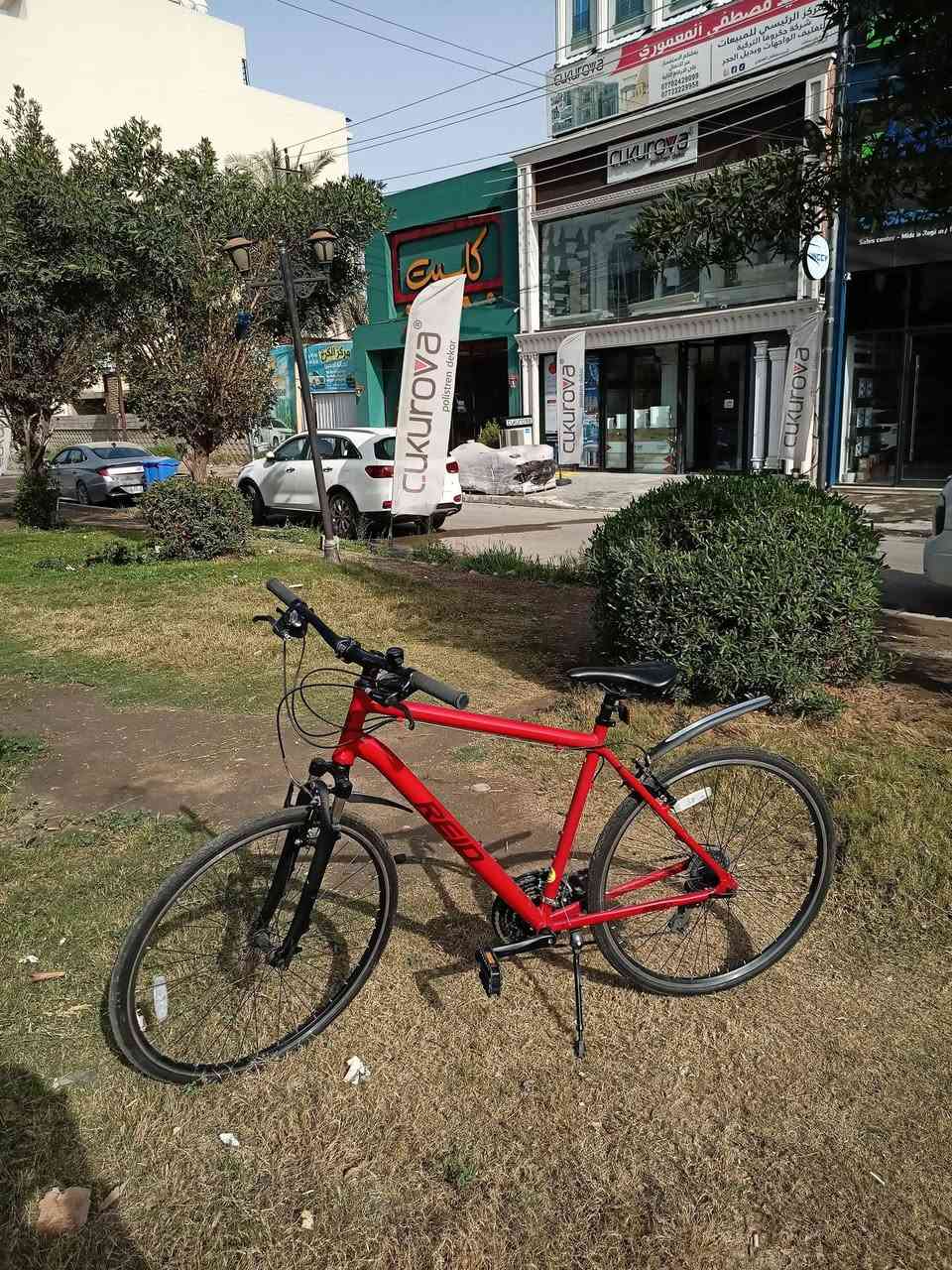 للبيع بايسكل (هجين/ترحال) REID Dual Top الاسترالي 🇭🇲 حجم L  لون أحمر غامق
استعمال أيام بس – نظيف جدًا (شبه جديد) وصل الشراء ويا، و ويا ضمان(صيانه مجانية مدا الحياة)

بايسكل خفيف ومريح، مناسب للدوام، الجامعة، المشاوير اليومية والرياضة. 

المواصفات:

• سستم (7×3)   Shimano Tourney تورني أصلية

• هيكل ألمنيوم خفيف 

• مساعد أمامي 

• بريكات تكترو

• ويل 700c 

✅ جاهز تركب وتمشي مباشرة

السعر : 225 الف قفل


**إذا كنت صاحب هذا الإعلان وتريد حذفه لأي سبب، رجاءا أرسل رسالة إلى الدعم الفني**