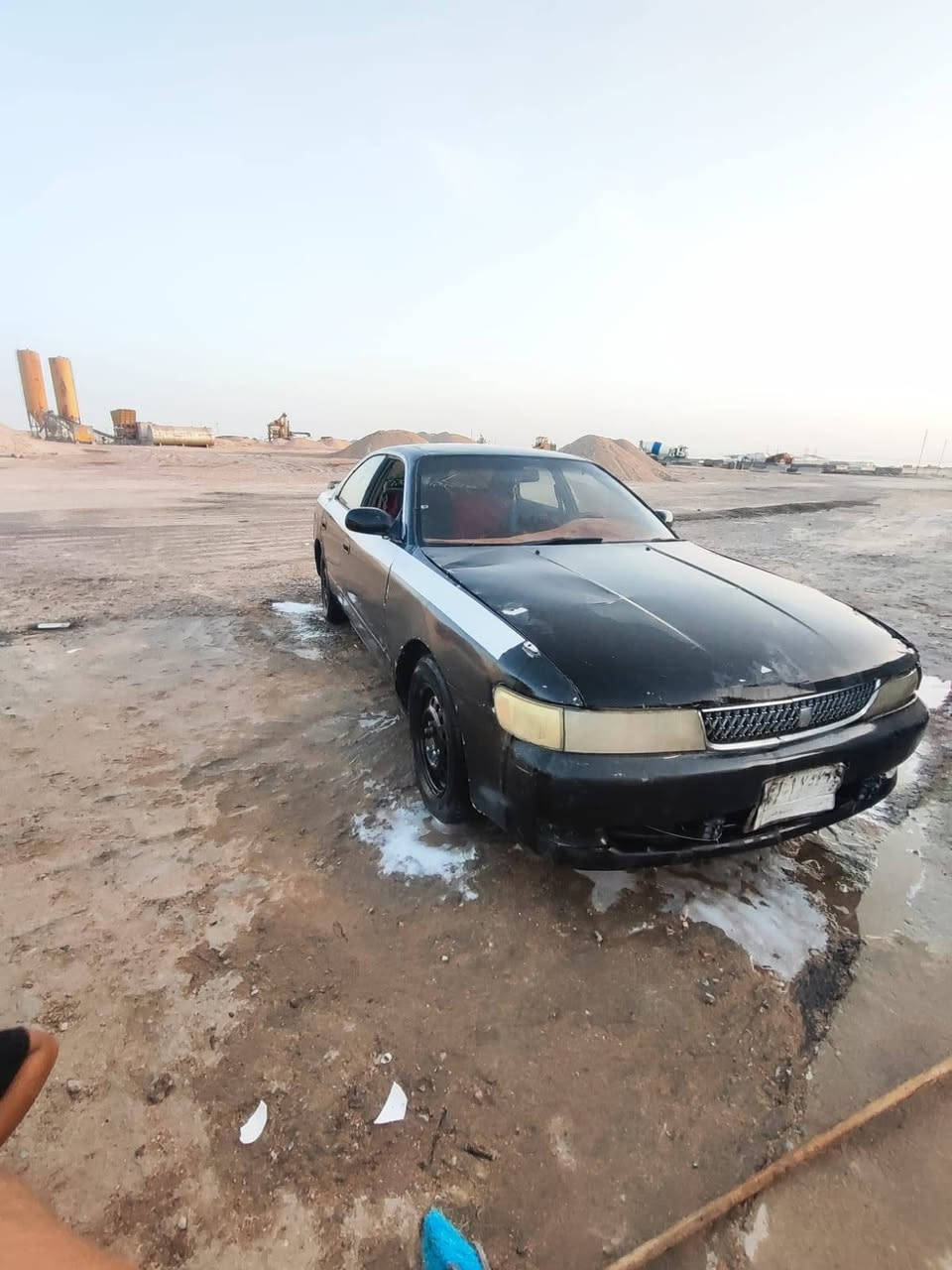 سلام عليكم شيزر للبيع سياره مكفوله كص ونقل مكينه ثنين ونص وكير جدد سعر 25 وبيها مجال العنوان بصره زبير ***********
