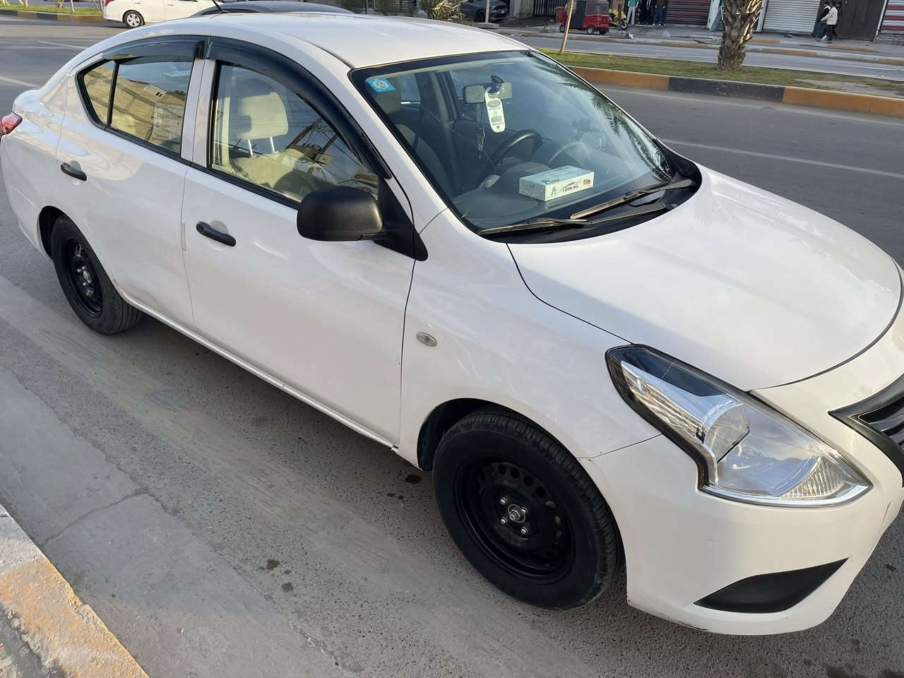 سني موديل 2022 ماشية 106 الف رقم بغداد نظيفة تبديل جاملغ امامي جهة السايق
والباب الخلفي  من جهة السكن بي وبارد  وجاملغ بارد بسيط تخم تاير تبريد ثلج  مكينه كير مكفول السعر 107 $ للاتصال  *********** متواجدة بالمنصور والزعفرانية
