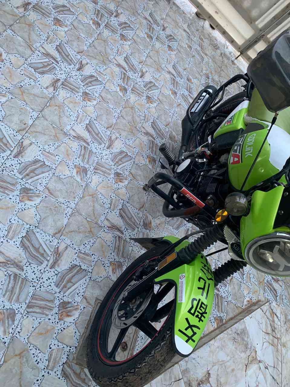 مابعد السلام
للبيع دايوان سونك 
لون أخضر 💚
موديل 24 
تايرات جدد 
نضيففف مايعوزه ربع 
كله شغال 
السعر مليون و١٠٠ 
هاتف ***********
