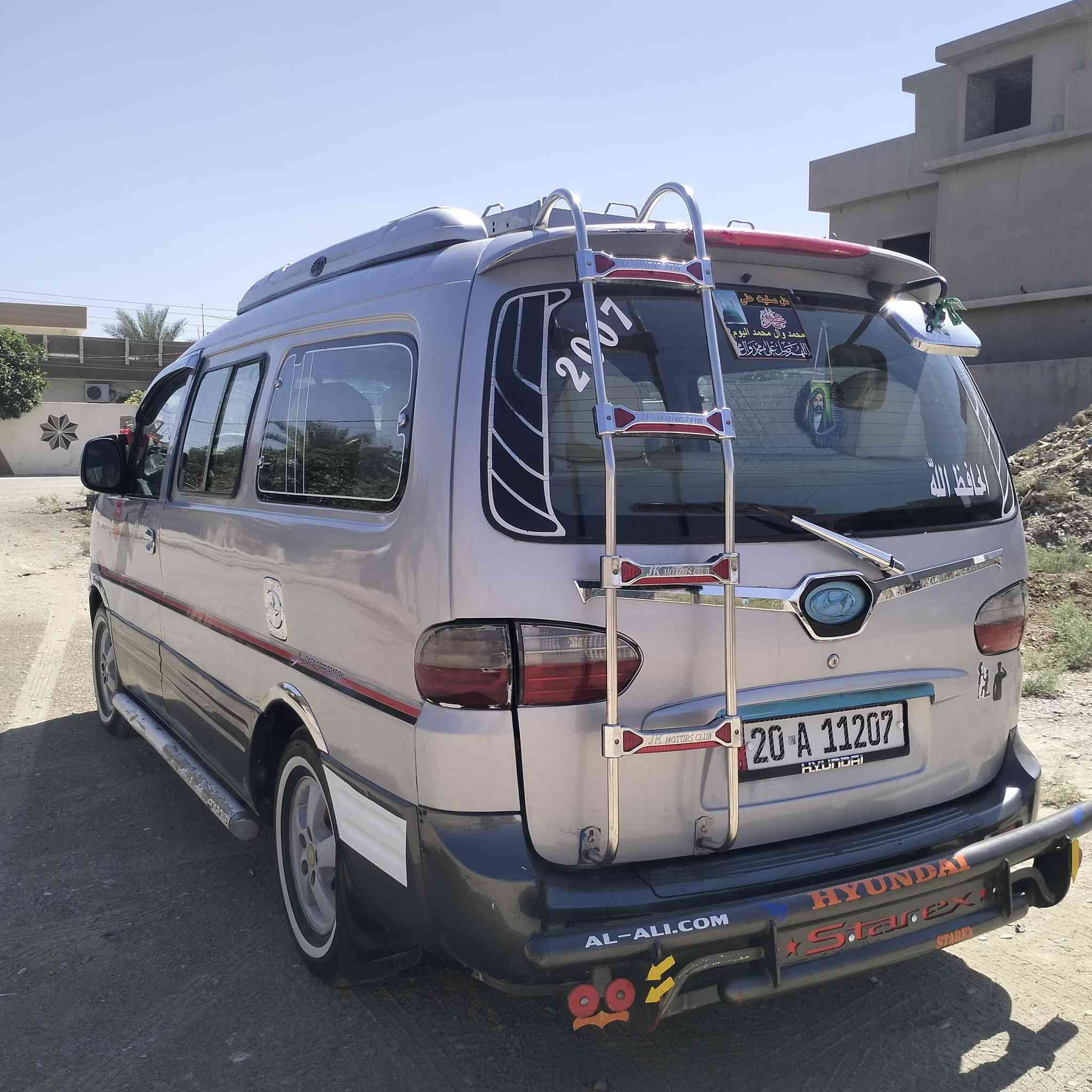 سلام عليكم سياره للبيع استاركس موديل 7 نوع مشترك تخابر بيك خير وتدلل *********** اخوكم خادمكم حسوني حسكلي
