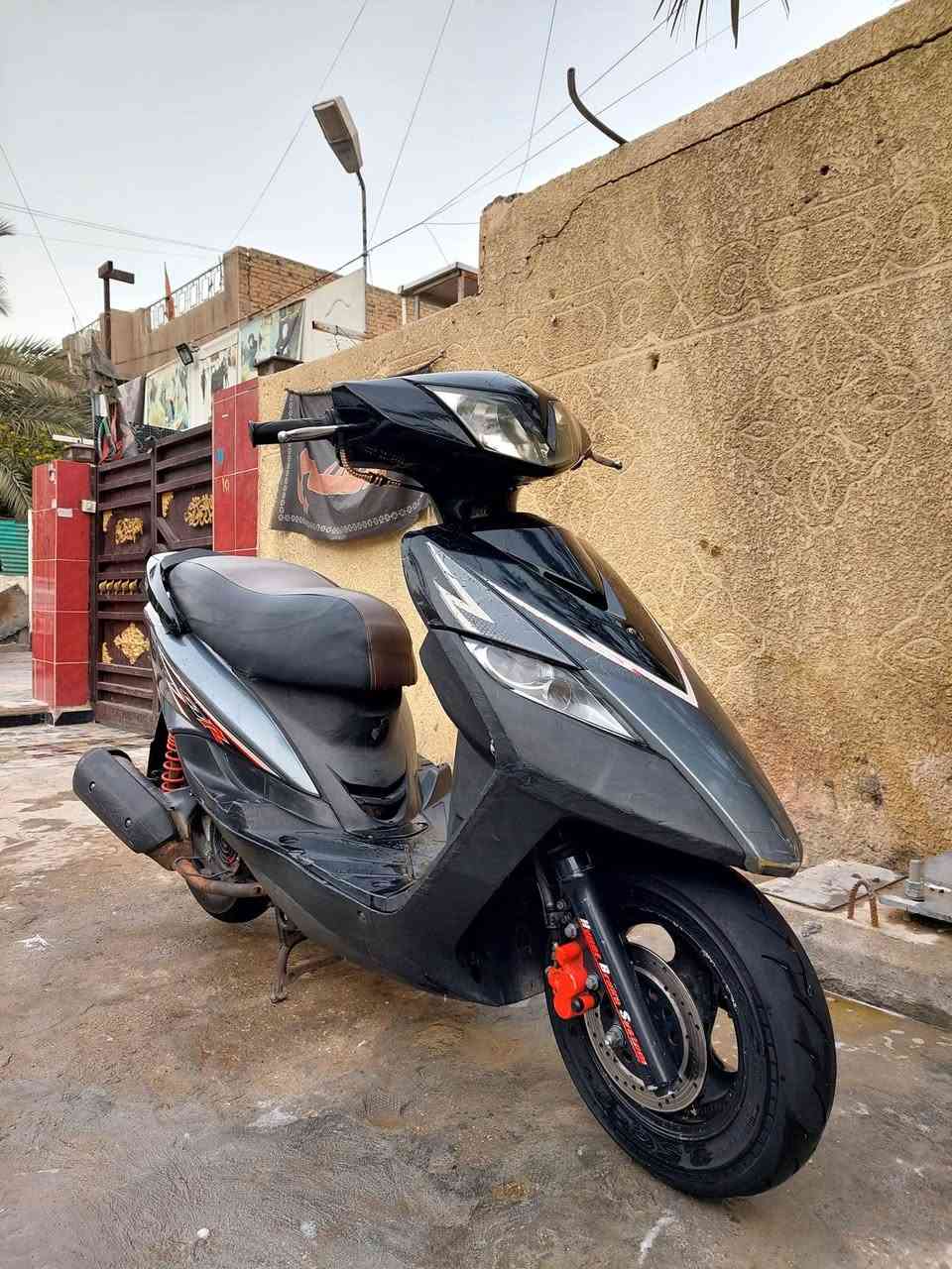 سلام عليكم للبيع دراجه ماكس ثعلب موديل 2006 الدراجة جديده المكينه بل جيس برغي ما مفتوح بيه الدراجه شلعه ومعدل تشك الكاع الدراجة  سعر الدراجة 850 وبيه مجال للطيبين بشهر ال11 طلعت من الرمبه والماكاتبه موجوده مكان الدراجه بغداد الشعله 
رقمي واتساب ***********
