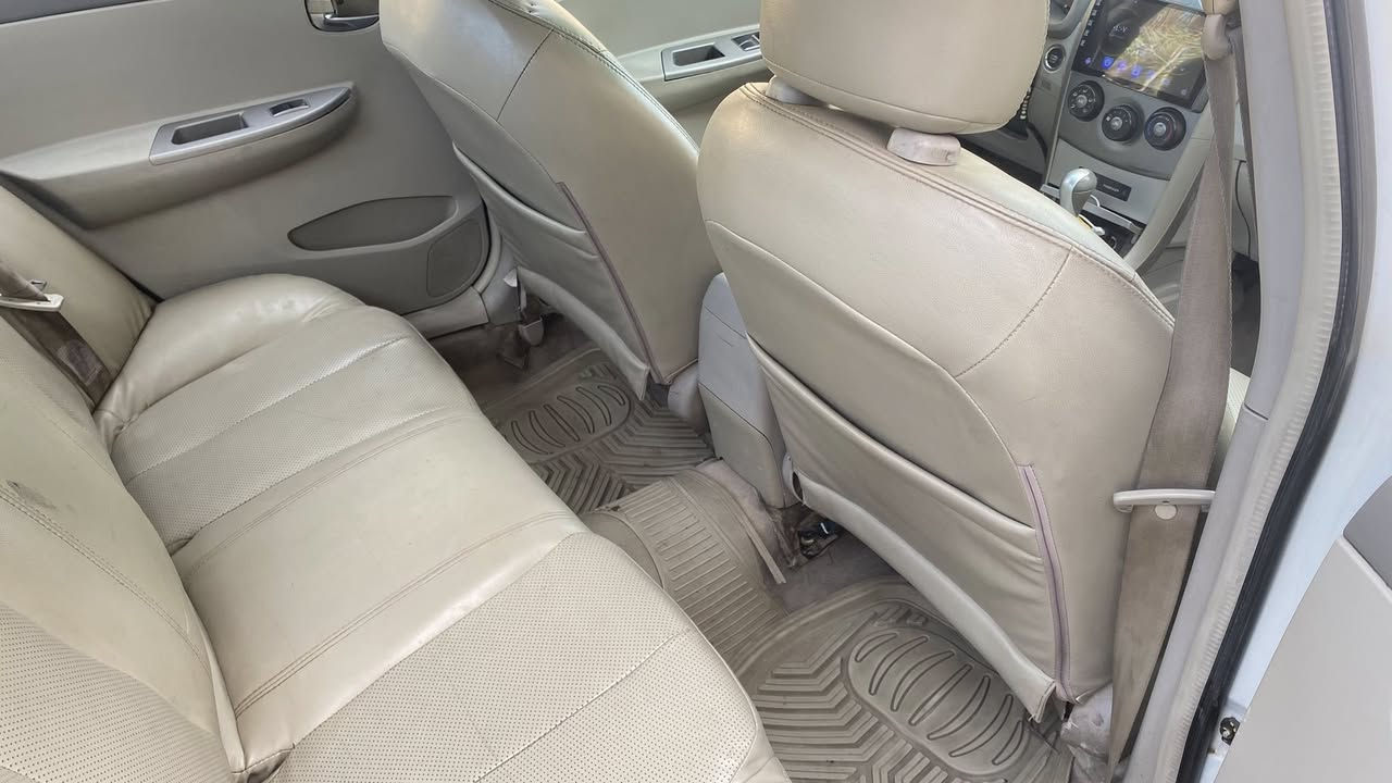 سلام عليكم BYD G3 2013
السياره بسمي رقم بغداد انكليزي 
كير ومحرك بلادي 
محرك بيه لاستيك ولف 
هزه جديد سنويه 2027
سياره كمله ما بيه اي نقص 
سعر(50)
***********
