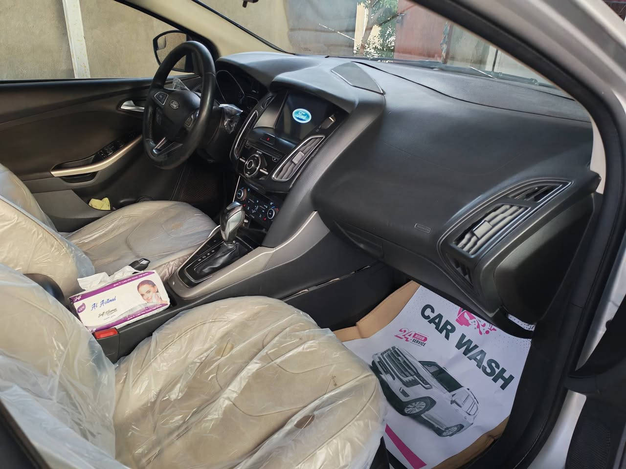 فورد فوكس ٢٠١٨ بصمه كامل مواصفات شاشة حجم كبير ضررها بنيد وجاملغ وباب السايق السعر ٧٥ وبيها مجال بسيط ***********
