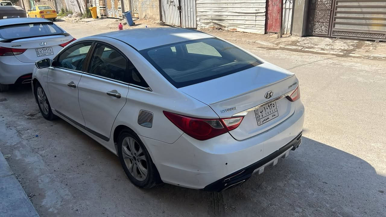 السلام وعليكم سوناته ٢٠١١ خليجي مكفوله من ضربه أو صبغ تبريد شغال سيارة رقمها بغداد  داخل السيارة عسلي الدشبول بي فطور السيارة سعرها ١٠٥ وبيها مجال للاستفسار الاتصال على رقم *********** مكان السيارة الدورة
