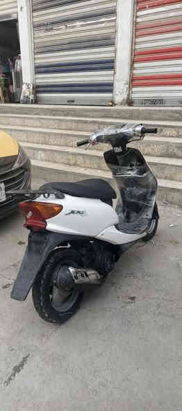 السلام عليكم عصفورية فحل 60 للبيع الدراجة جاهزة على اخر حباية ، كابريتر وتجفيت جديد كهربائيات كلها شغالة نكرة سلف بكل وقت ما بيها اي نقص عدا الكسر الموضح بالصورة  اوراق موجودة رايدها ب250 وبيها مجال ، مكاني بغداد البلديات ***********
