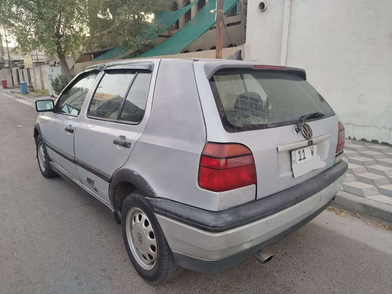 كولف MK3 موديل 1994 رقم بغداد باسمي
رقم وهزة جديدة
تبريد وصدر وكير تمام.. المحرك بي تبخير
سيارة بية قطعتين صبغ 
السعر 37
مكان سيارة الغزالية 
***********
