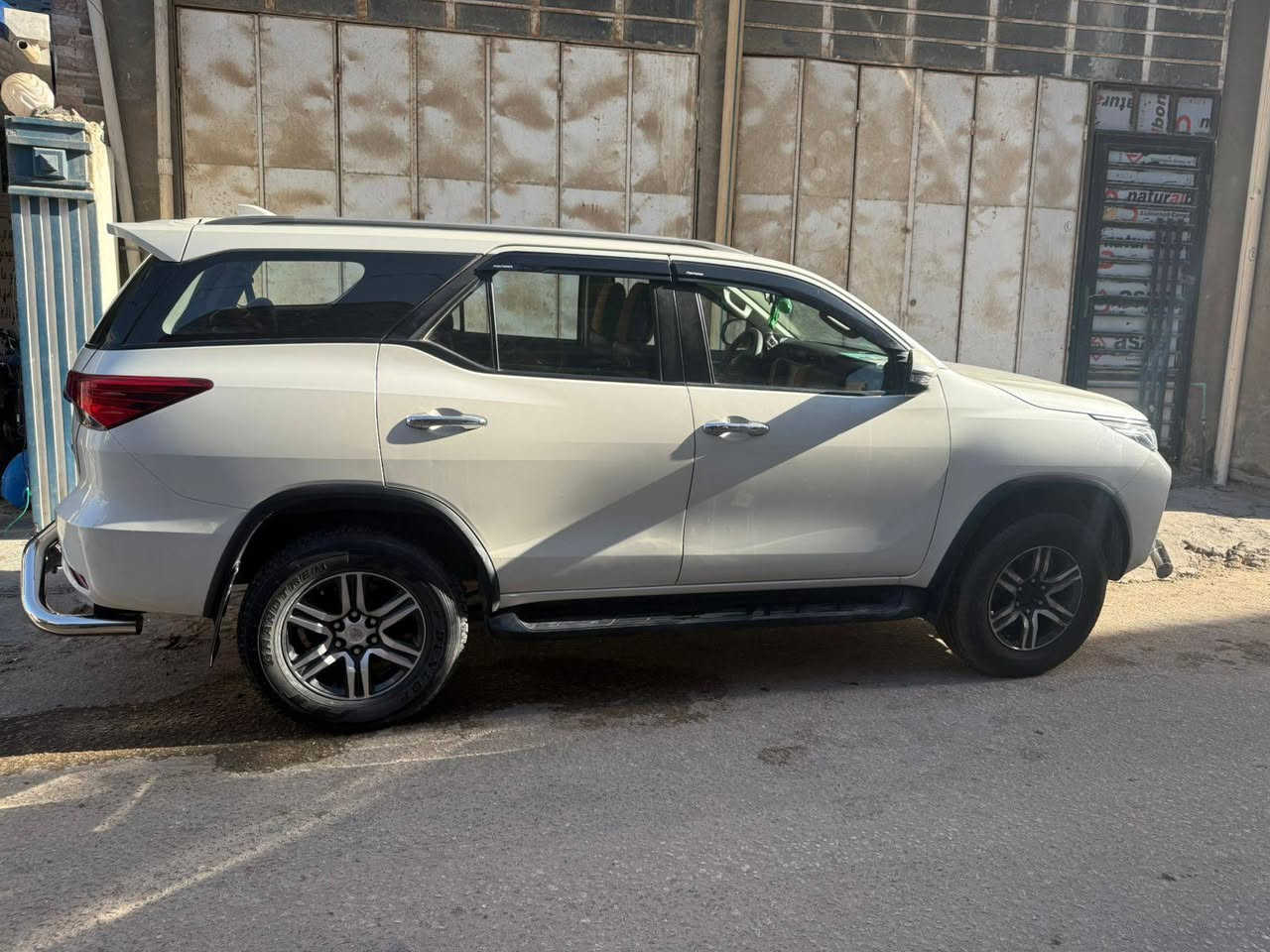 تيوتا فوتشنر موديل ٢٠٢١ كفاله عامه شرط سونار
كامل الموصفات عده الفتحه
فور ويل محرك ٤٠٠٠ 
٦ سلندر 
بصمه 
رقم أربيل
وكاله باسمي
‏‪***********‬‏
