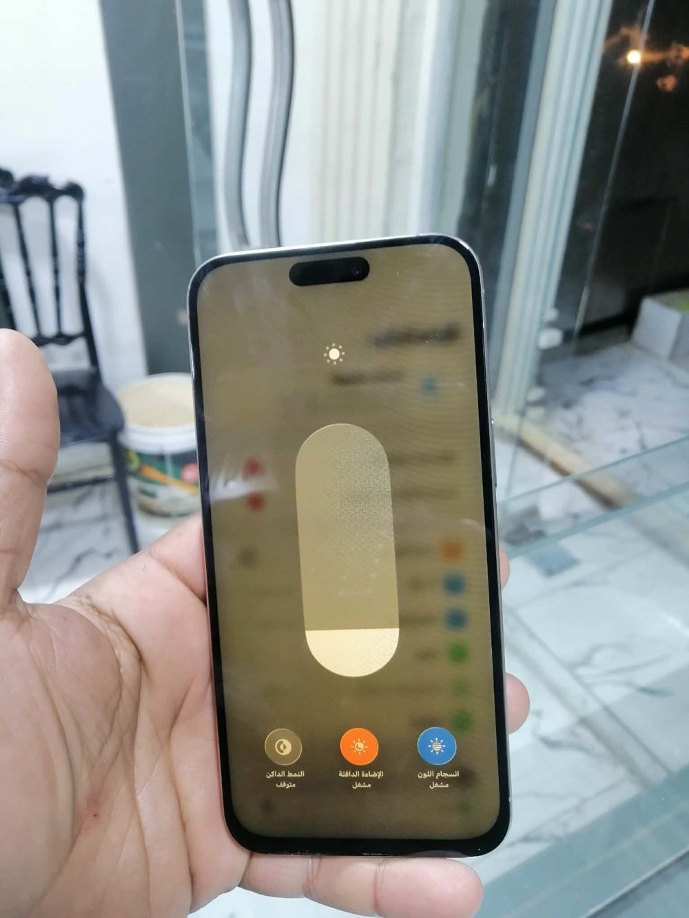 السلام عليكم شباب 
ايفون 15 PRO MAX تيتانيوم 
الجهاز نظافته ع عالم شخط مابيه يلمع اصلا
بطارته 88 اصليه 
ذاكره 256GB 
مبدل شاشه مال تفصيخ احسن نوعيه بالسوك 
كلشي شغال بالجهاز حاله حال الوكاله
تجي للبيت تفحصه ع راحتك اي خلل بيه تاخذه بلاش 

سعره 850 الف فقط ✅
مكاني بغداد الدوره ✅
رقمي ***********