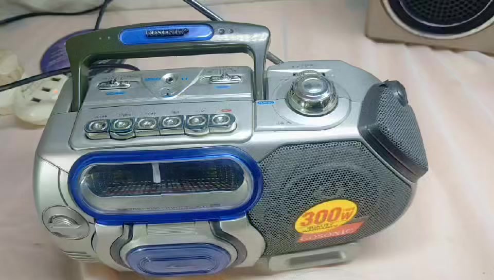 مسجل راديو جوسونيك صيني نظيف جدا وبشرط كما هو موضح في فيديو سعره 20 الف


**إذا كنت صاحب هذا الإعلان وتريد حذفه لأي سبب، رجاءا أرسل رسالة إلى الدعم الفني**