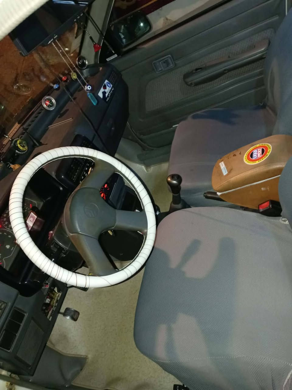 السلام عليكم سايبه للبيع موديل 2009 بل سنويه مسجله 2008 السياره مكفوله كفاله عامه فقط مزفته الجاملغات الخلفيه السياره خير من الله تجي وتشوف بعينك السعر 45 وبيها مجال حك الجيه مكاني بغداد المدائن رقمي ‏‪***********‬‏
