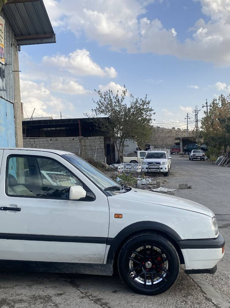 Golf mk3
مۆدیل ١٩٩٤
گێڕو مەکینە بە شەرت
لێدراو بە شەرت جەمپەکی خەفیفی دواوەی هەیە
شاشە Carplay 
پێشو دواوەی کامێڕە 
تاخم تایەو ویل لۆکک
٣ پارچەو بن دەرگاکانی بۆیاغە 
کارەبایاتی کامل مەزبوتە
ناو غورفەی لۆک
٨ سەماحەی پێوەیە سیستەمە
سەیارەکە تا بڵێی جوانو کەم مەسرەفە بەنزینکەم دەخوا
هەزەی تا مانگی ٧ نوێیە
بە ناو خۆمە سەیارەکە بە شەرتی بە ناو کردن
تکایە ئەگەر موشتەرینی سەرم مەهێشینە الحويقة, كركوك


**إذا كنت صاحب هذا الإعلان وتريد حذفه لأي سبب، رجاءا أرسل رسالة إلى الدعم الفني**